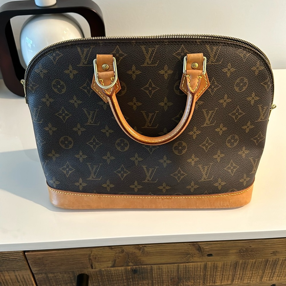 Louis Vuitton Alma PM